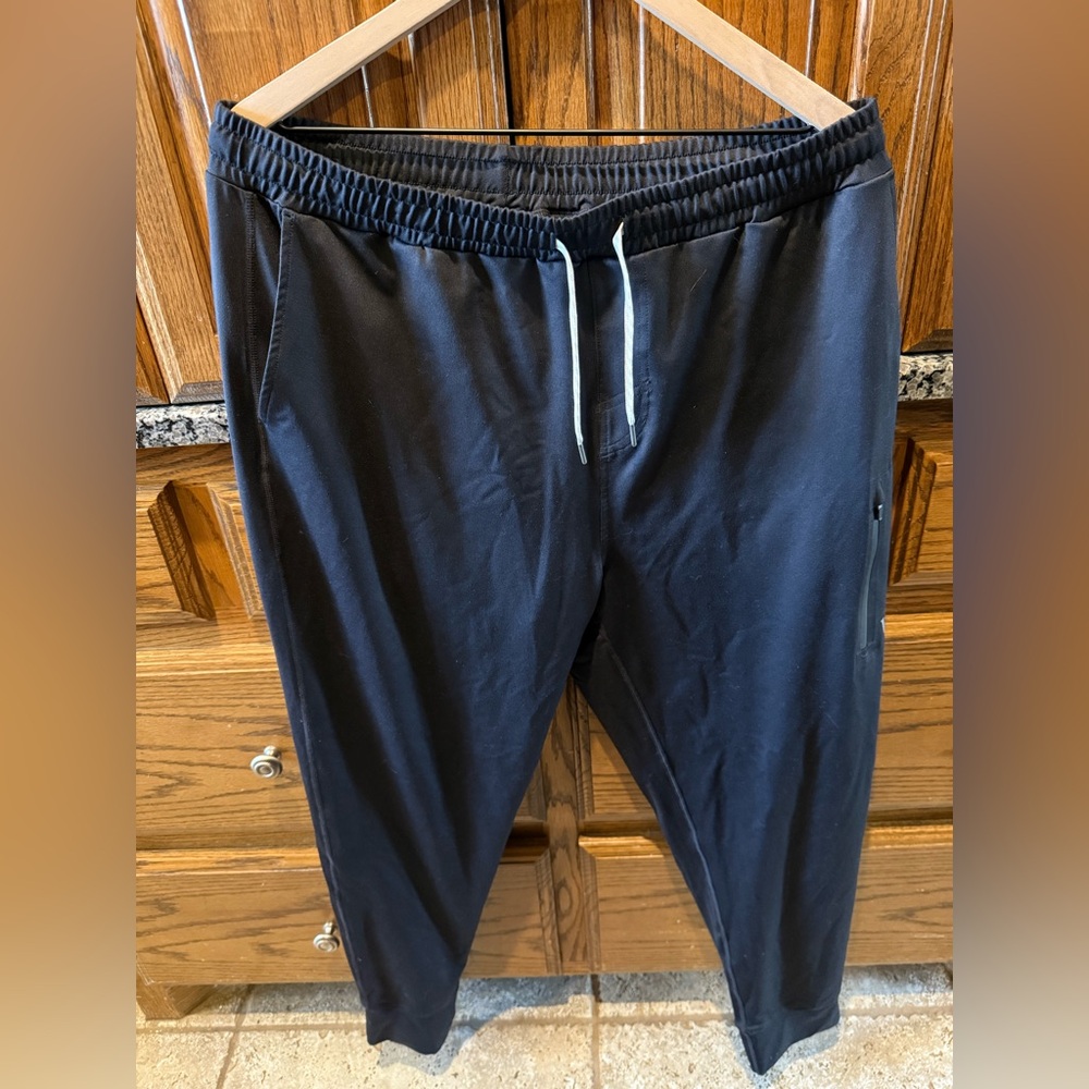 Men's Vuori Black Jogger Pants